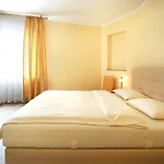 Garni Golf Hotel 3*
