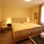 Hotel Garni Golf 3*