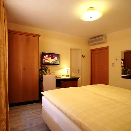 Hotel Garni Golf 3*