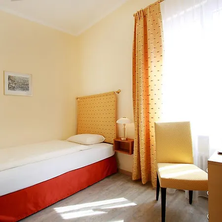 Garni Golf Hotel 3*