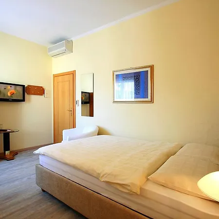 호텔 Garni Golf 3*