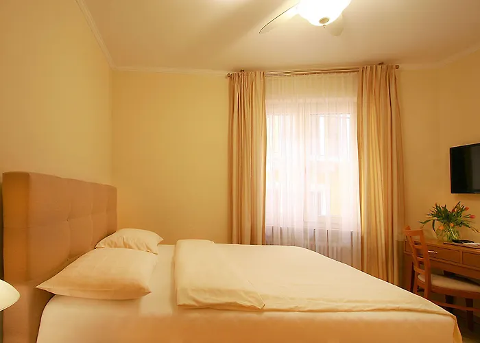 Hotell Garni Golf 3*