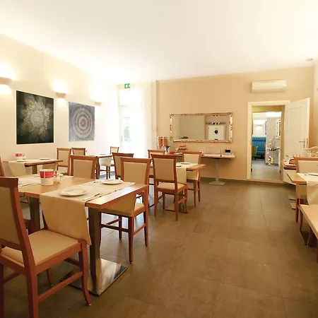 Garni Golf Hotel 3*